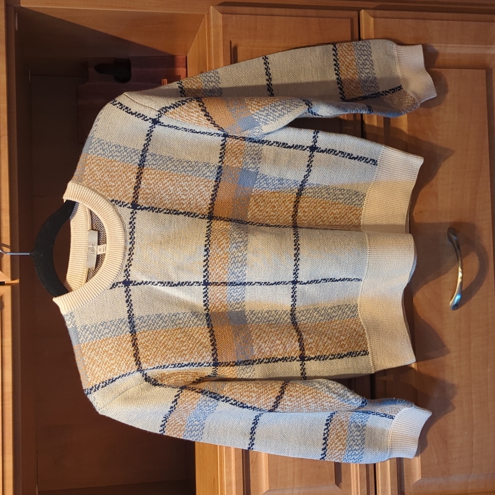 Cropped sweater